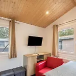 Mobilheim Mit Terrasse By Interhome Lohmen (Mecklenburg-Vorpommern)