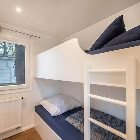 Mobilheim Mit Terrasse By Interhome Appartamento Lohmen (Mecklenburg-Vorpommern)