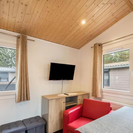Mobilheim Mit Terrasse By Interhome Lohmen (Mecklenburg-Vorpommern)